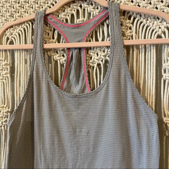 lululemon athletica Gray Tank Top - Picture 3 of 6